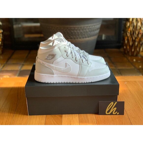 Size 7y Air Jordan 1 Mid "Grey Camo" - Picture 3 of 5